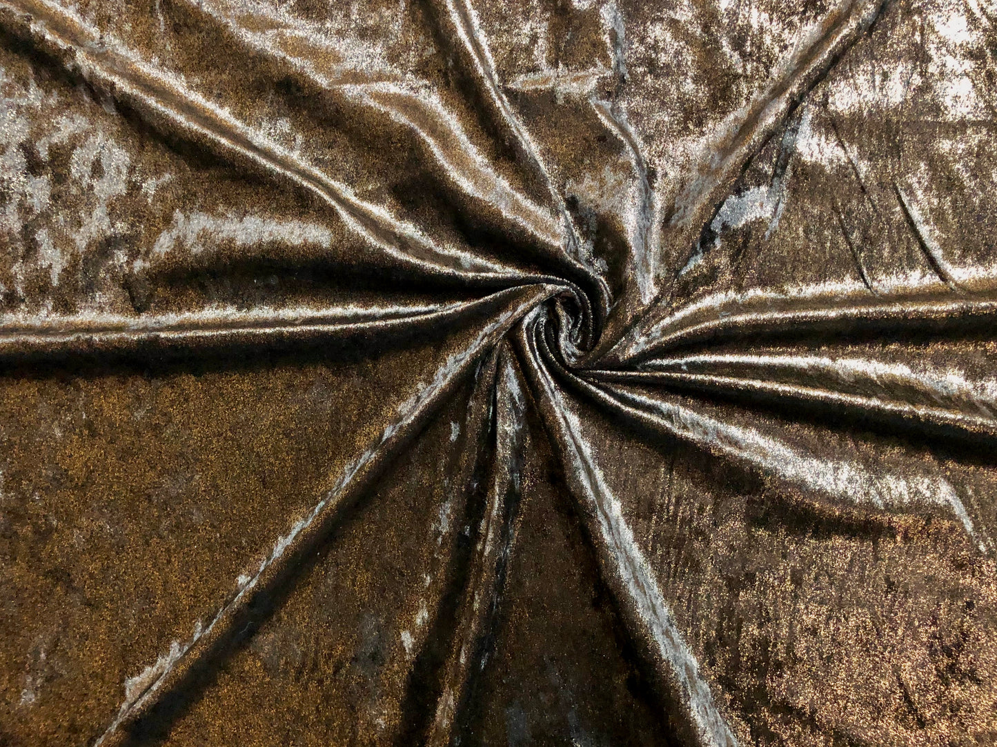 Metallic Crushed Velvet – Antique Gold/Bronze, Stage-Ready Shine, 58″ Wide, 2-Way Stretch, 96/4 Poly-Spandex – Sold by the Yard (CRVC010)