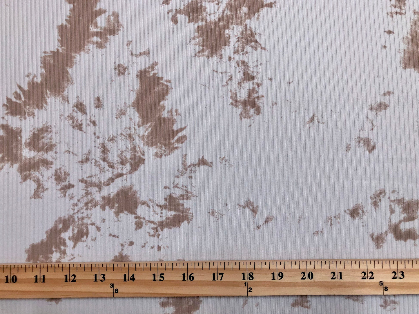 Soft Rib Knit Tie-Dye (Ivory/Taupe) – Poly/Rayon/Spandex, 4-Way Stretch, 60″ Wide, Sold by the Yard (PRRTD03)