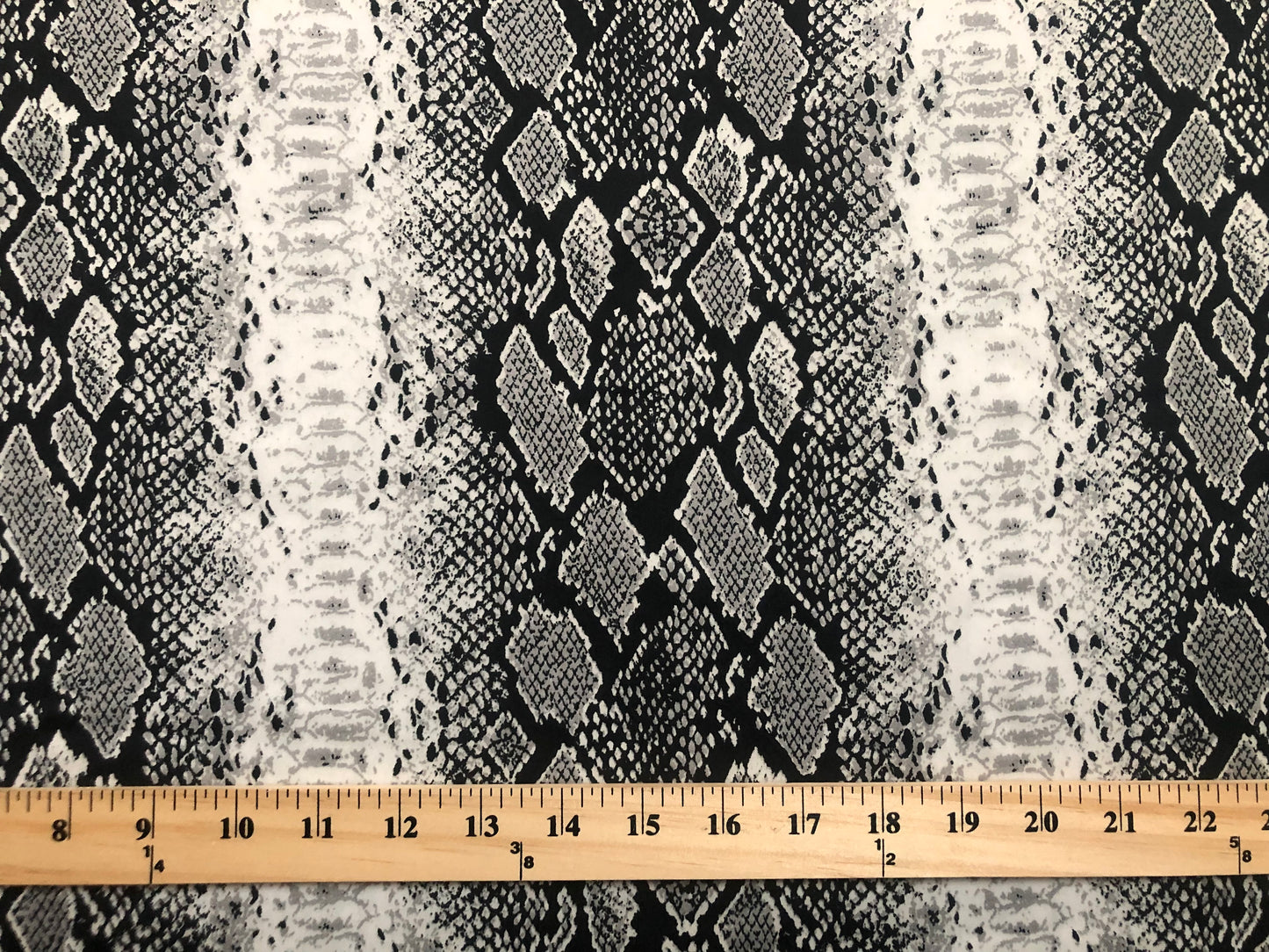 Black & White Snake Print Poly Dobby Georgette — Airy Drape, Soft Matte Texture | 56″ Wide | 100% Polyester | By the Yard (PDBPR02)