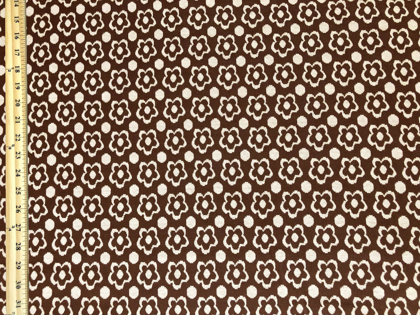 Jacquard Knit Fabric – Brown Daisy Dot – 2-Way Stretch, 240 GSM, 58" Wide – Sold by the Yard (JQKPR01)